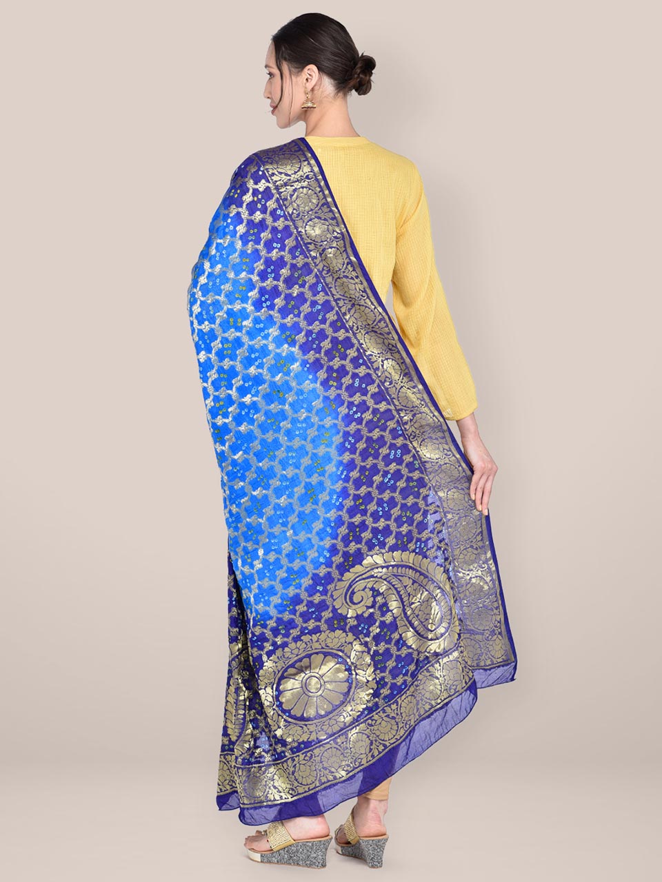 DUPATTA BAZAAR Bedrukte Zijde Dupatta Voor Vrouwen - Kastanjebruin, 2,4 Meter Kunstzijde, Elegante All Over Print